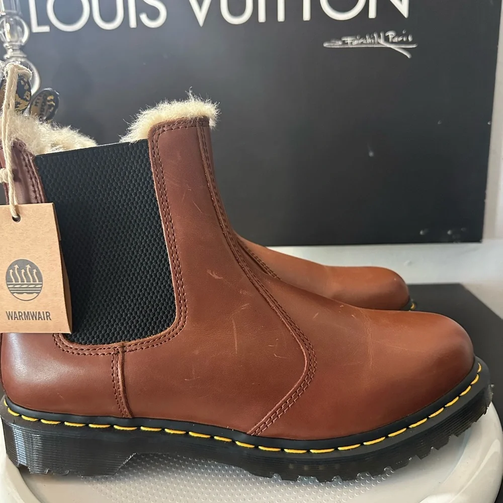 🆕Dr. Martens 2976 Lenore Chelsea Boots